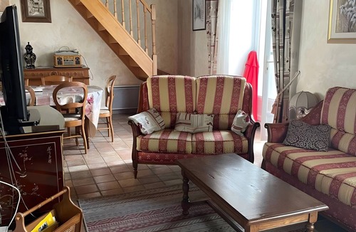 Avallon House | Gîte de la Griottine in the Countryside for 8 Guests