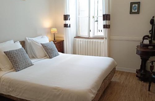 Fours Apartment | Gîte Donjon - Apartment - Pool - Parking - Pets welcome