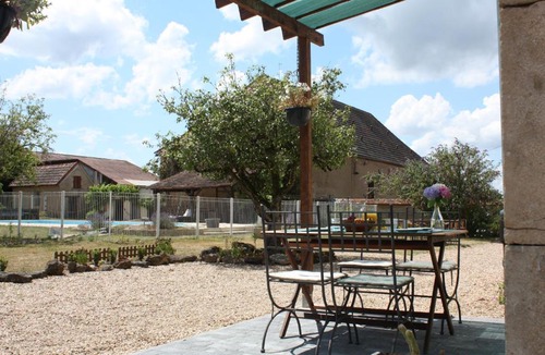 Fours Apartment | Gîte Donjon - Apartment - Pool - Parking - Pets welcome