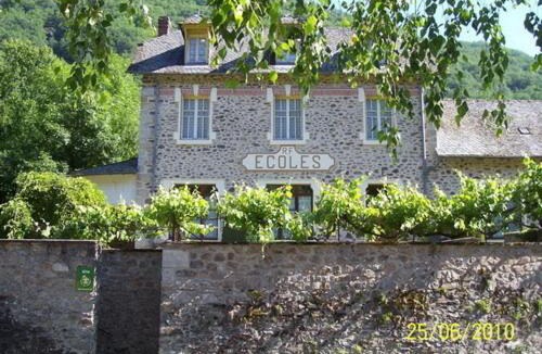 Laval-sur-Luzege House | Gîte ecole 4