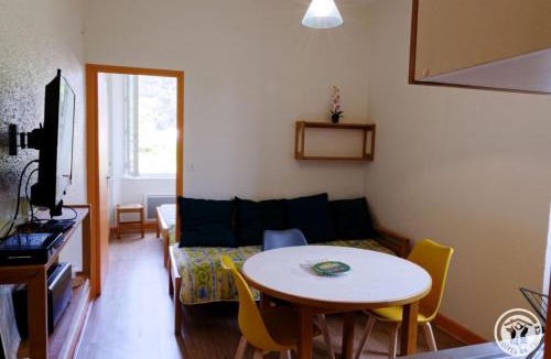 Laval-sur-Luzege House | Gîte ecole 4