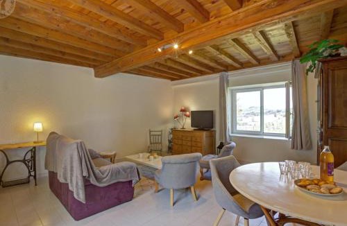 Belmont-de-la-Loire House | Gîte en pierres avec piscine partagée - FR-1-496-126