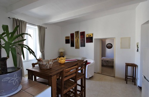 Cabrieres-d'Avignon Apartment | Gîte l'Arbousier 3* - 4 people - Gîtes Provence et Nature