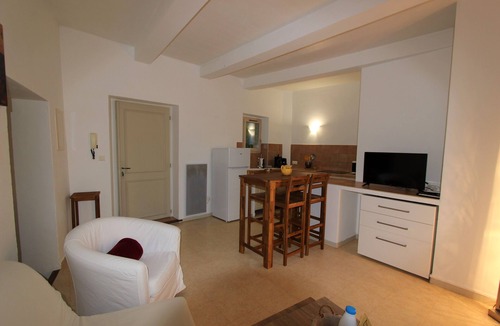 Cabrieres-d'Avignon Apartment | Gîte l'Arbousier 3* - 4 people - Gîtes Provence et Nature