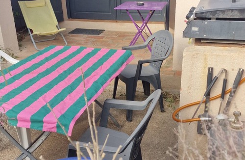 Mouries Apartment | Gîte Les Garrigues – Modern Comfort Near Les Baux-de-Provence, Sleeps 3