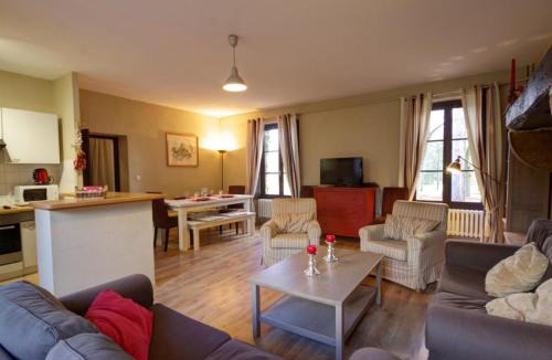 Parigny House | Gîte spacieux avec activités de loisirs et espace extérieur - FR-1-496-160