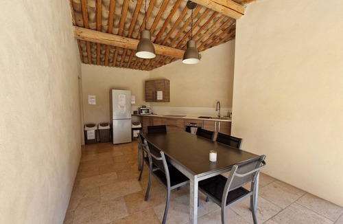 Saumane-de-Vaucluse Other | Gîtes de Groupe Pour 22 p/Magnifique Mas Provençal Proche Isle sur la Sorgue
