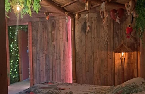 Le Beausset Hotel | Gîtes Mas des rochers - Case bambou avec Spa et piscine