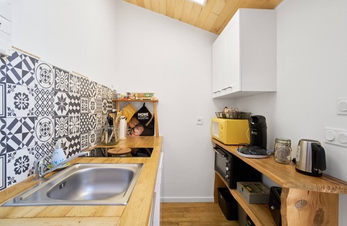 Eyliac House | Gite À L'Envol with Private Terrace and Shared Garden