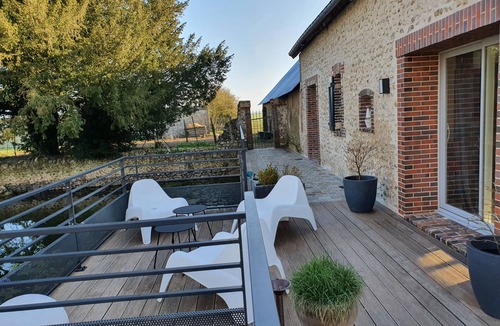 Poisvilliers Condo | Gîte in a farmhouse dating from 1856. Accommodation 10 min from Chartres/Maintenon.