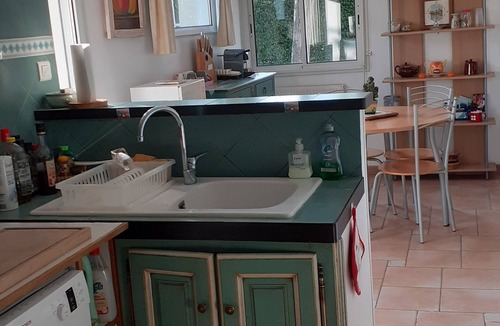 Roquemaure Cottage | Gîte in an early 18th-century Provencal farmhouse