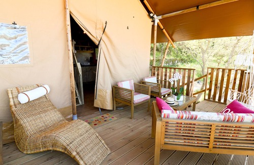 Trets Cottage | GITE LA PINE FOREST WITH PRIVATE POOL ABOVE GROUND