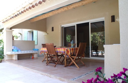 Saint-Didier Apartment | GITE RENTAL SAINT-DIDIER NEAR L'ISLE SUR LA SORGUE
