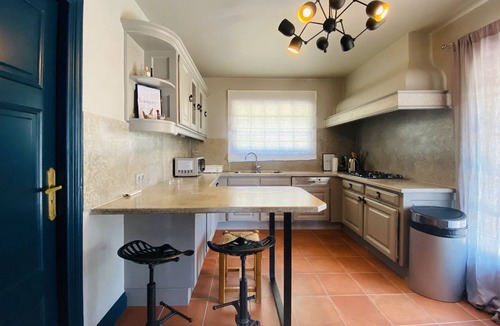 Mougins Villa | Gorgeous 4 bedroom, 3 bathroom villa with private pool & sea view in Mougins