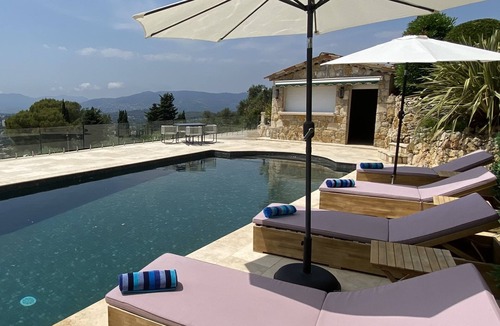Mougins Villa | Gorgeous 4 bedroom, 3 bathroom villa with private pool & sea view in Mougins