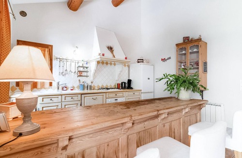 Pernes-les-Fontaines House | Gorgeous home in Pernes les Fontaines