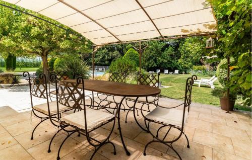 Pernes-les-Fontaines House | Gorgeous Home In Pernes Les Fontaines