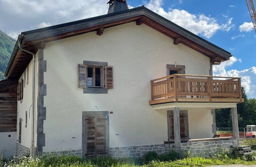 Les Praz-de-Chamonix Apartment | Grand Appartement Entièrement Rénové, au 1er Étage D'un Chalet Individuel