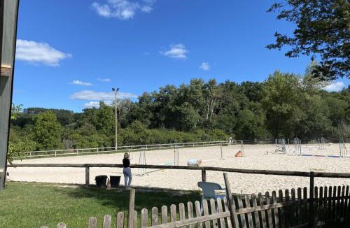 Le Vernet House | Grand chalet, parking, animaux admis - 11 pers. près de Vichy - FR-1-489-625