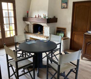 Carignan-de-Bordeaux House | Grande Maison Familiale avec Piscine Clôturée, Idéale Enfants, Proche Bordeaux