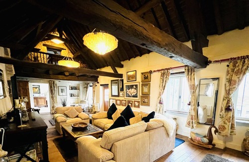 Saint-Pierre-le-Moutier Villa | Grange de Guiblain - Farmhouse villa w/ hot tub & patio