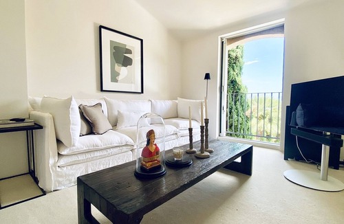 Cote d'Azur- French Riviera Villa | Green oasis with magnificent sea views, center within walking distance, including housekeeper