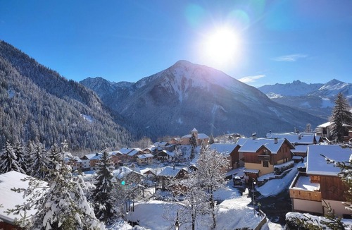 Champagny-en-Vanoise Apartment | Ground floor apartment 55 m2 + garden in chalet, resort-village center, quiet location