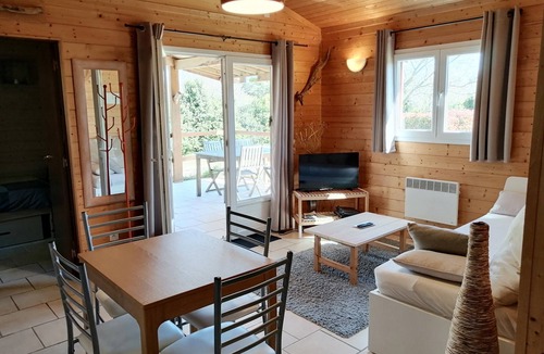 Gras Bed & Breakfast | Guest Room "Le Chalet" with Private Terrace, Wi-Fi, and Air Conditioning