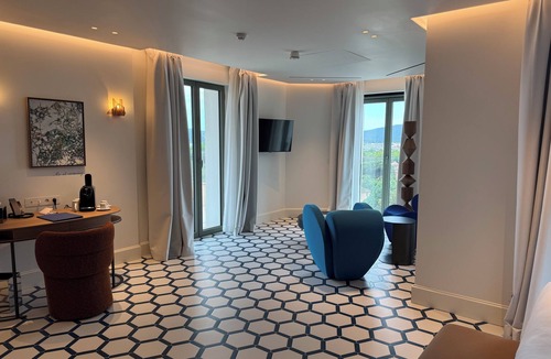 Les Restanques Hotel | Hôtel Le Château Rose