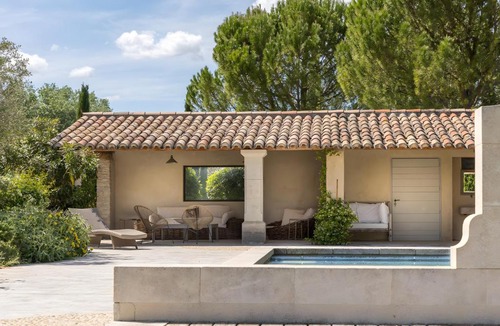 Cabrieres-d'Avignon Villa | Hameau du Domaine Marbault