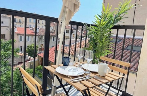 Le Camas Apartment | Happy times