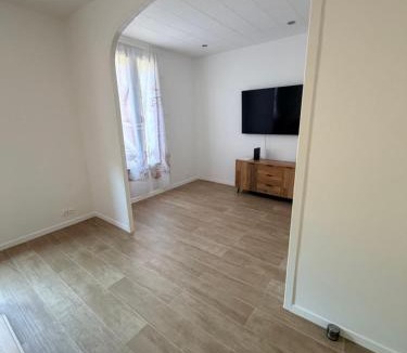 Ventabrun Apartment | Haut de maison niçoise - Calme, Charme et Vu Dégagée sur les Collines