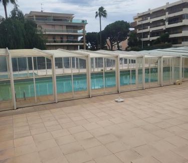 Saint-Laurent-du-Var Apartment | Heliotel Marine plages piscines tennis terrasse jardin