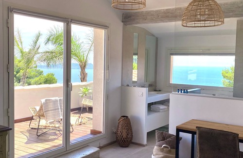 Hyeres Villa | High end estate with superb sea view, heated swimming pool, tennis, jacuzzi