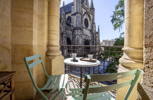 Saint-Michel Apartment | Historic center, air-conditioned with terrace