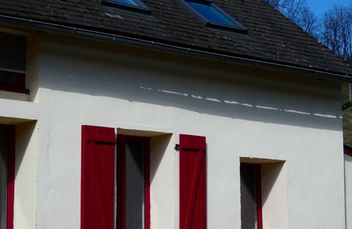 Chissey-en-Morvan House | Holiday Home 'Les Girolles' with Private Terrace, Shared Garden and Wi-Fi