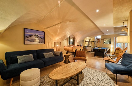 Venosc House | Holiday Home 'L'Aiguille' with Mountain View, Whirlpool, Terrace and Wi-Fi