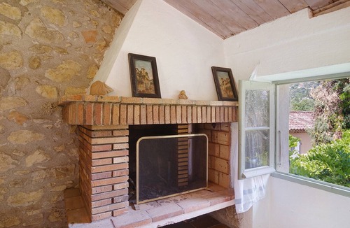 Le Bar-sur-Loup House | Holiday Home 'La Bergerie dans les oliviers' with Mountain View, Shared Pool & Wi-Fi