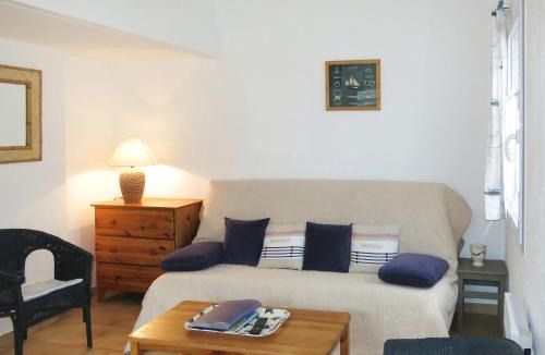 La Flotte House | Holiday Home La Touche-2 by Interhome