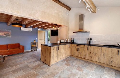 Saint-Nexans House | Holiday Home “Le Nougaillou - Les Carassonnes” with Shared Pool, Wi-Fi & Air Conditioning