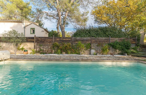 Le Tholonet House | Holiday Home 'Lou Jas Dé Raféou - Gîte Raphaël' with Mountain View, Wi-Fi and AC
