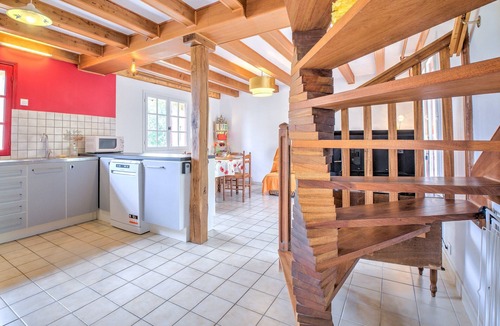 Montignac House | Holiday Home “Panissal – Family 4 Guests” with Private Terrace