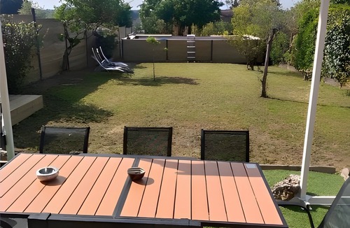 Nouan-sur-Loire House | Holiday Home 'Super Gîte' with Private Terrace, Private Garden and Wi-Fi