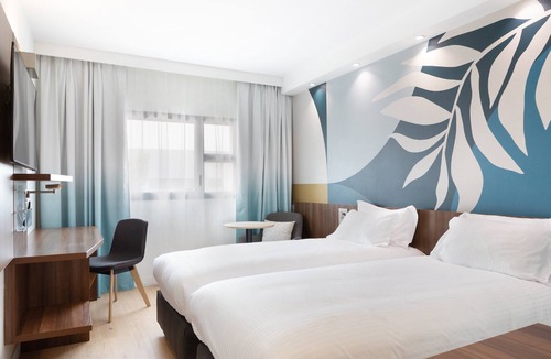 Vitrolles Hotel | Holiday Inn Marseille Airport by IHG