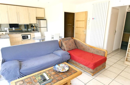 Clermont-Ferrand Apartment | Homerez - Appartement for 4 ppl. with garden and terrace at Clermont-Ferrand