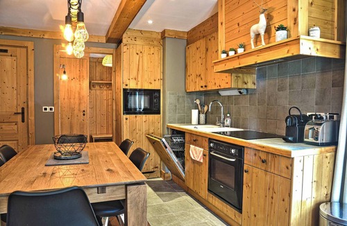 Mont-de-Lans Apartment | Homerez - Apt. Mountain View - Les Deux Alpes