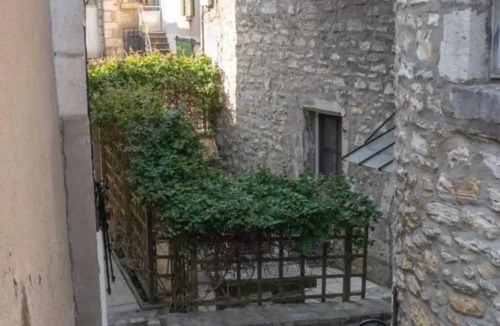 La Charite-sur-Loire Apartment | Homerez - Charming Studio in La Charité-sur-Loire