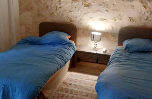 Gauriac House | Homerez - House for 4 ppl. with jacuzzi and garden at Saint-Ciers-de-Canesse
