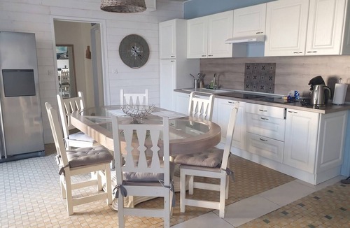 La Bree-les-Bains House | Homerez - Holiday home in La Brée-les-Bains