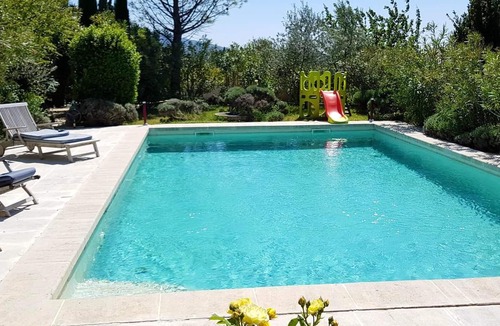 Seguret Villa | Homerez - Villa for 11 ppl. with swimming-pool, garden and terrace at Seguret